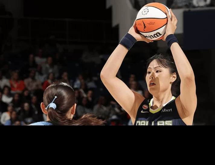 WNBA中国德比！李月汝直言很幸福，期待国家队并肩作战，打脸球迷不和言论！_韩旭_WCBA_四川