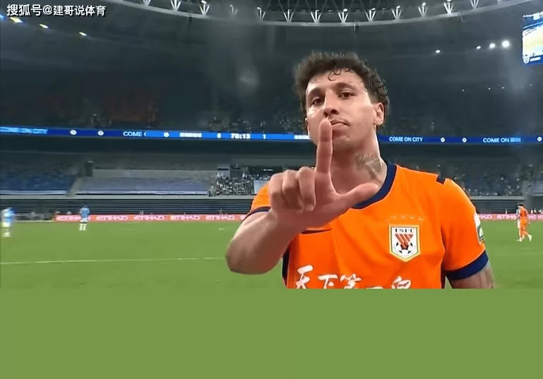 2-1！王彤补时读秒丢球！韩鹏兄弟遭戏耍！泰山关系户再成笑柄_比赛_鹏城_深圳